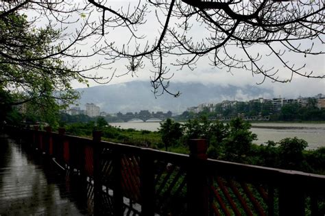 雅安市雨城区维也纳酒店地址