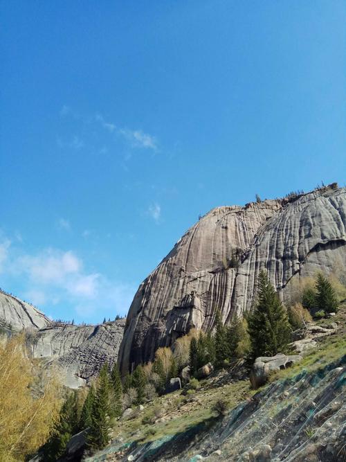 阿勒泰旅游指南探索新疆的十大必游景区