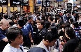 香港鸦打街内地游客的“贵”体验与当地人的美食哲学